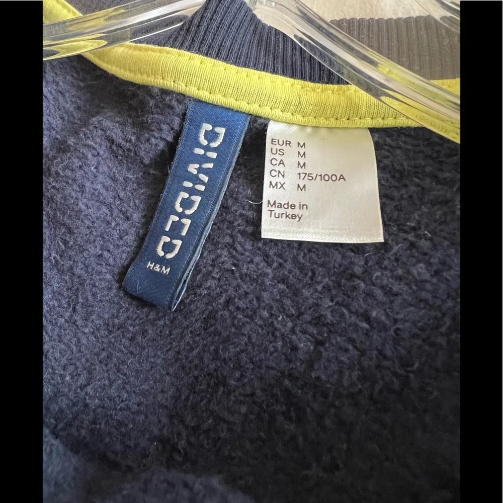 H&M Sweatshirt - Picture 6 of 7